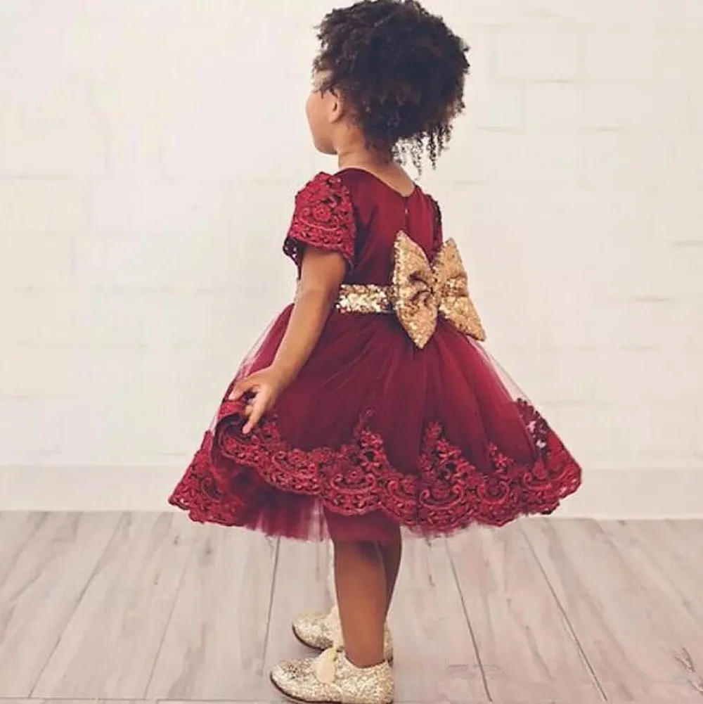 

Tulle Tail Sleeveless V-neck Flower Girl Dress Elegant Wedding Little Flower Child Birthday Celebration Communion Dress