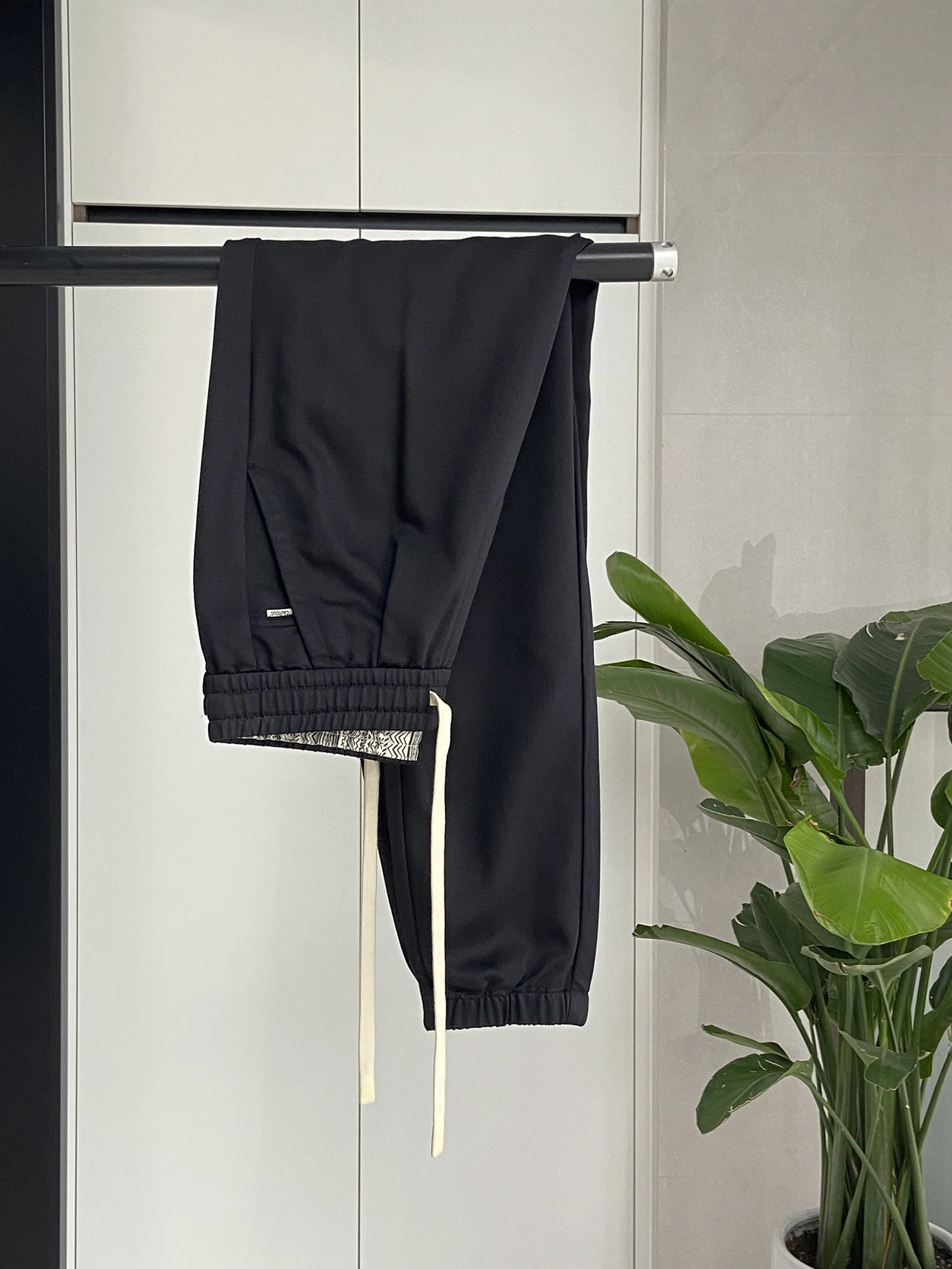 

Comfortable Smooth Breathable Skin-Friendly Men's Elastic Waist Straight Leg Cuffed Casual Pants Autumn New Sle High Drape