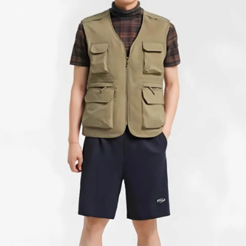 Autumn and winter new vintage waistcoat fashion brand casual vest men wear a solid color coat outdoor loose fishing clip