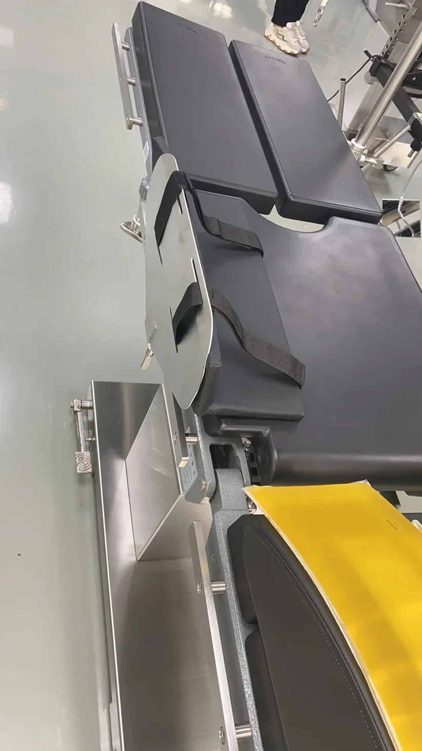 Mesa de operaciones, tablero de posicionamiento de paciente, riel de protección HE-DB