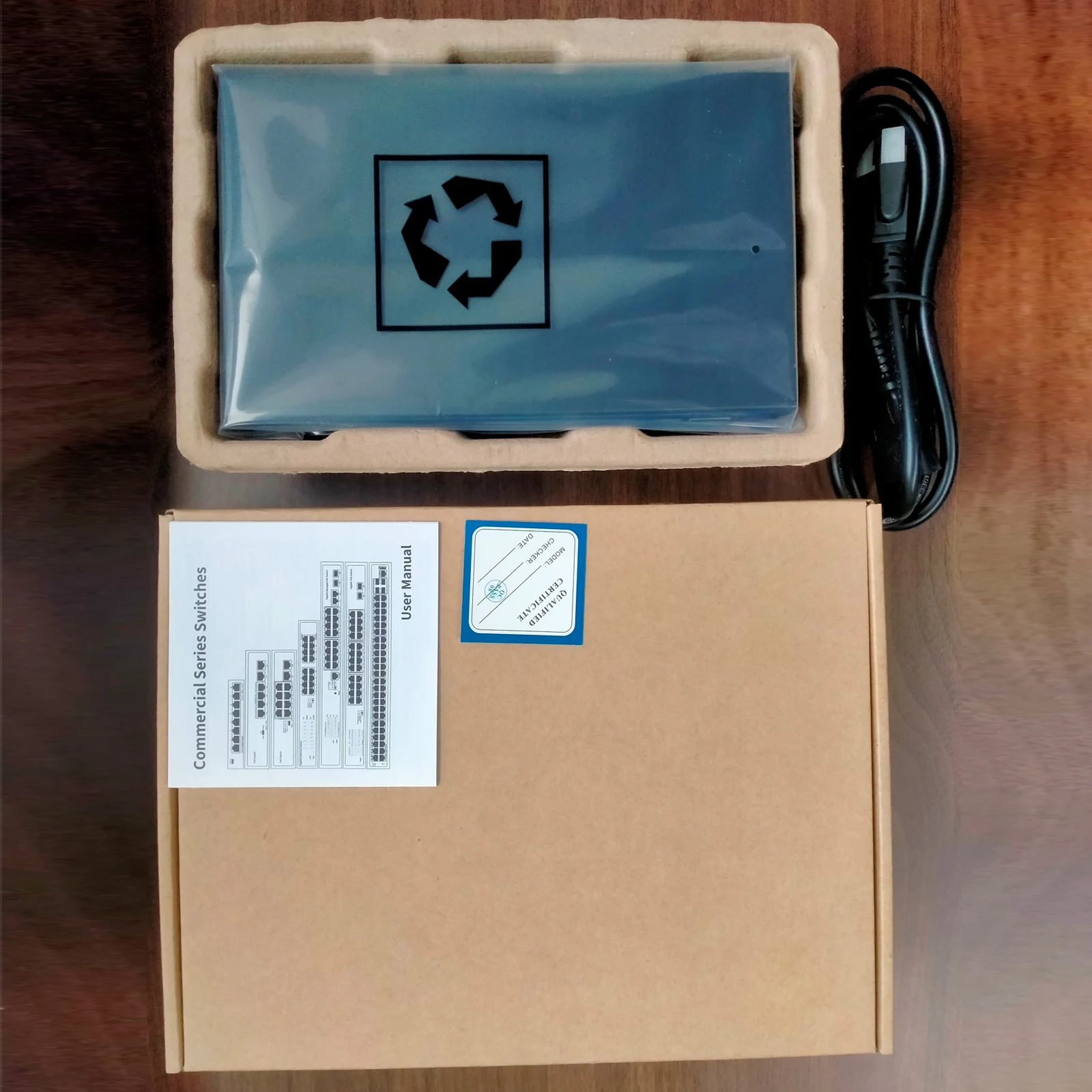 كوسكي KS-PS042 |   6 منافذ إيثرنت سريعة غير مُدارة بسرعة 10/100 ميجا بت في الثانية PoE Switch |   4 منافذ PoE+ |   التوصيل والتشغيل | تصميم معدني بدون مروحة