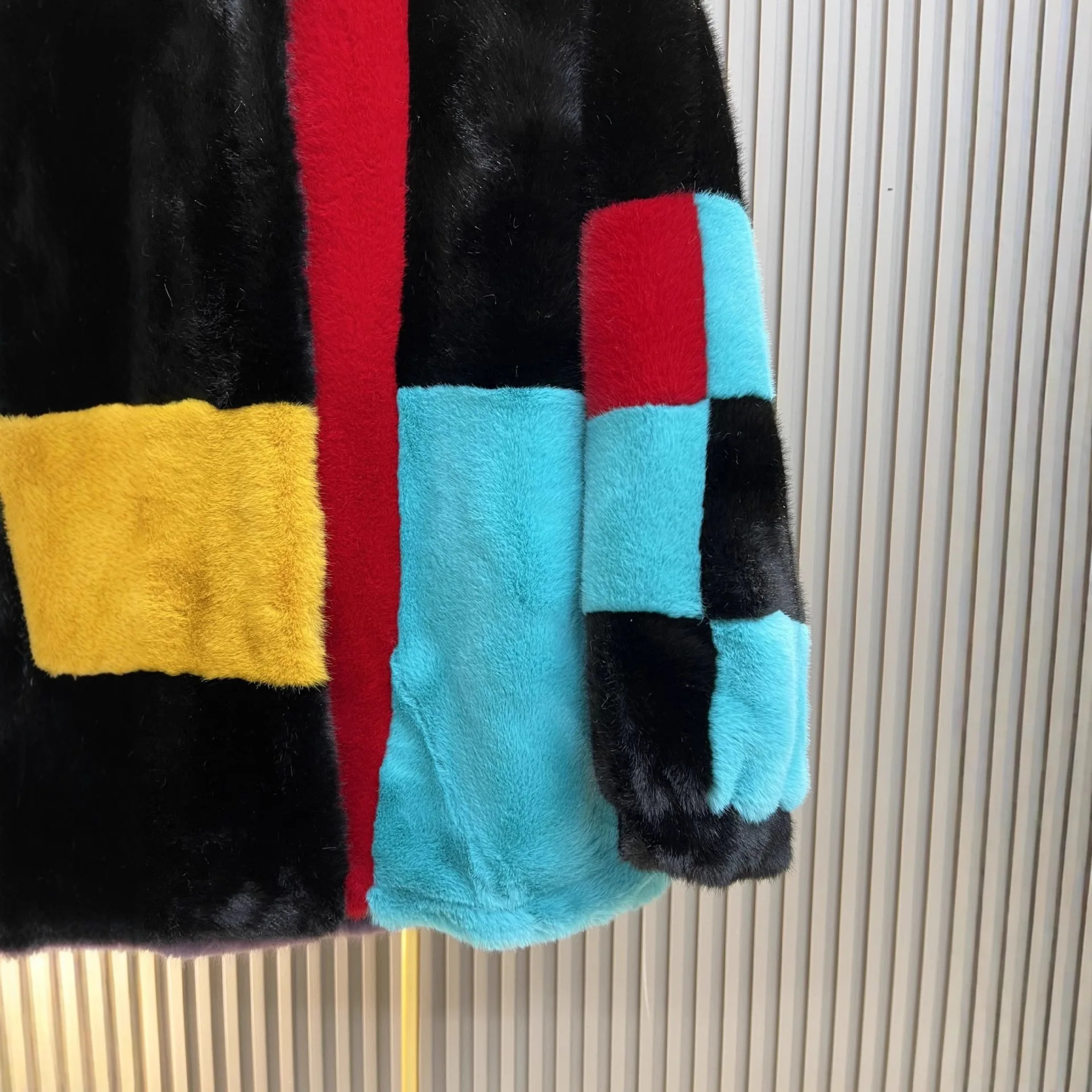 2025 Autumn Winter New Fashion Korean Style Casual Mid-Length Hooded Color-Block Versatile Faux Fur Coat for Women