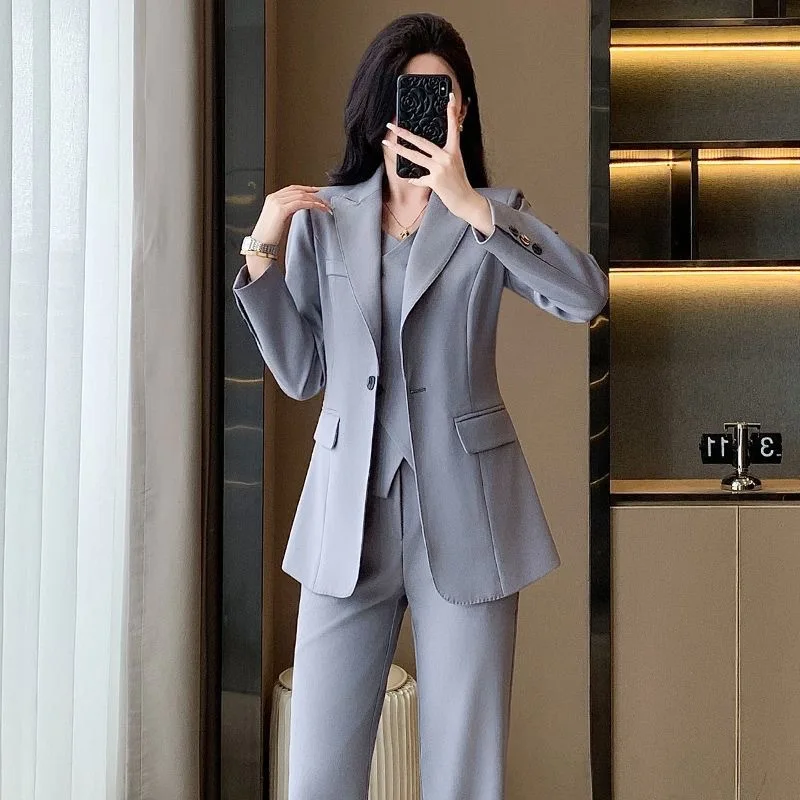 

Spring and Autumn High-End Professional Khaki Suit Set for Women, High-End Business Formal Wear, Slimming Wide-Leg Pants, Three-