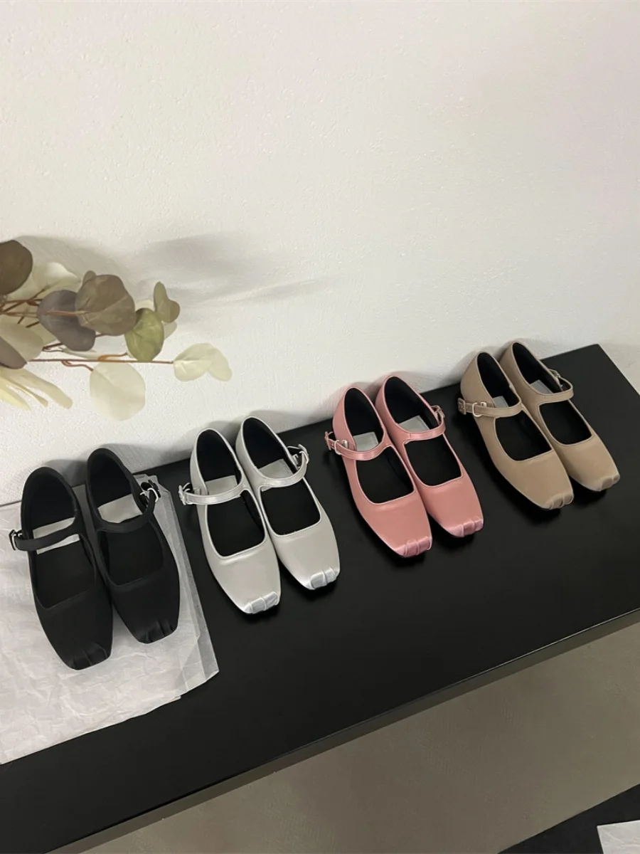 2024 Designers Women Mary Jane Shoes Fashion Shallow Slip On Flat Ladies Outdoor Dress Elegant Square Toe One Buckle Women Shoes