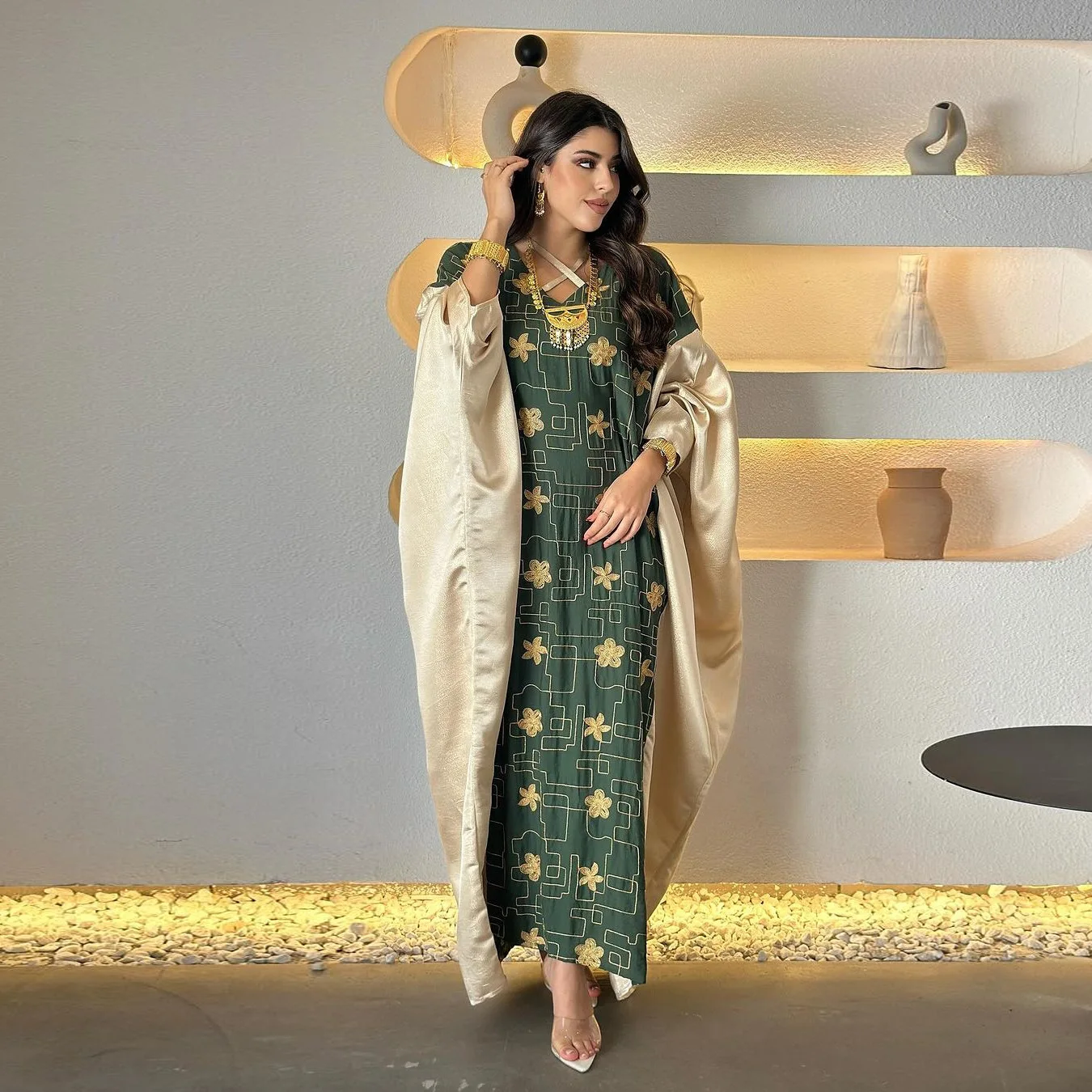 

Arabian Dresses Dubai Islamic Embroidered Dress Colorblock FullLength Elegant Dress Modest Elegant Comfortable Jalabiya