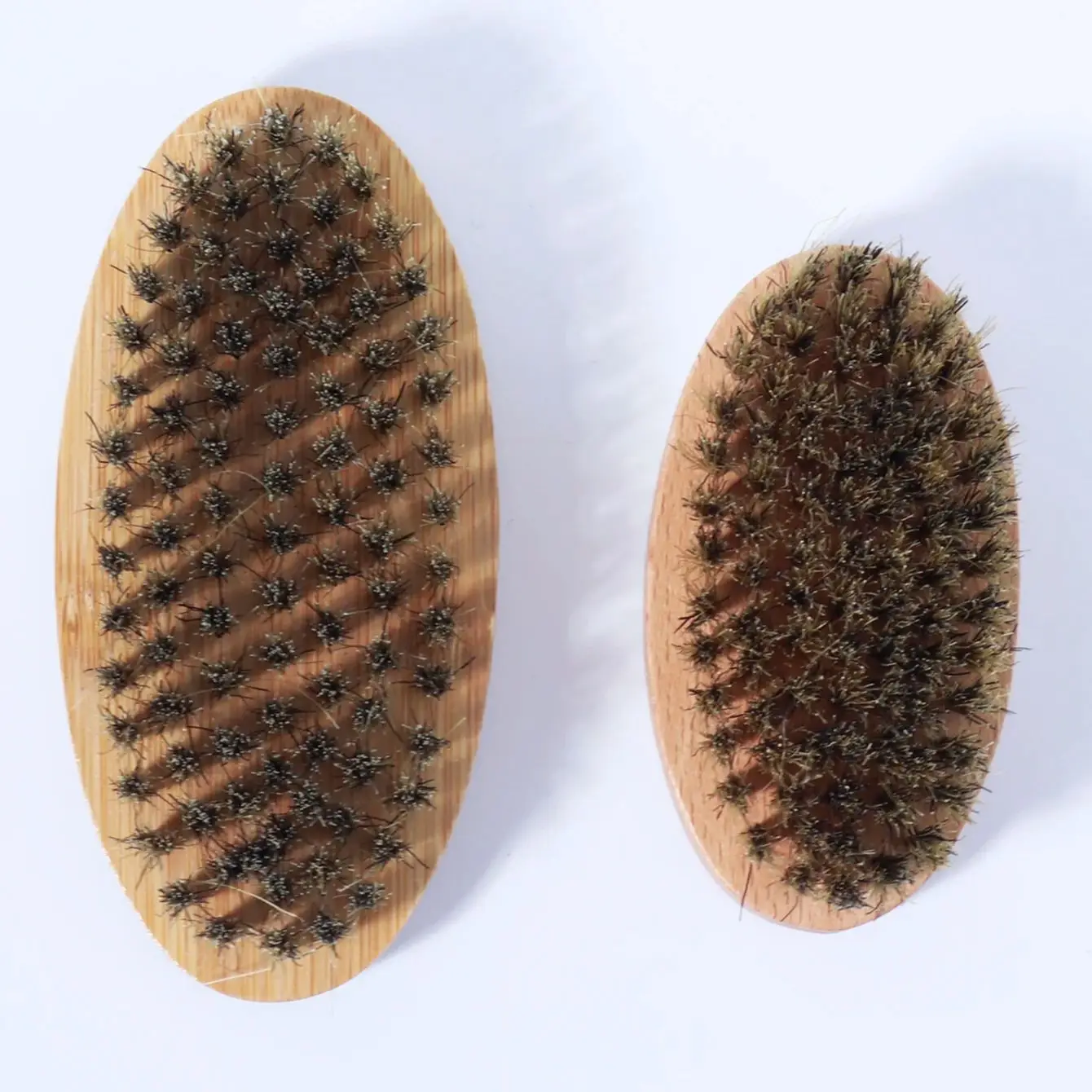 Oval wooden beard brushes - Men's wooden beard brush, easy to carry, suitable for home use,special for real hair wigs