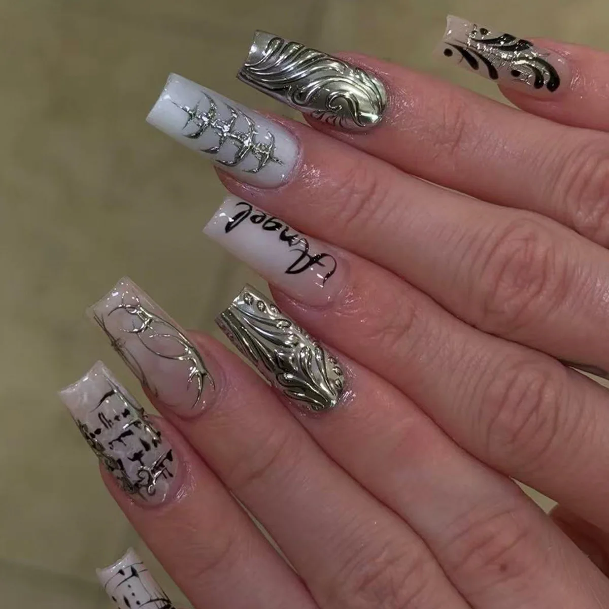 24Pcs 3D Gilded Silver Metal Style Nails Hand Drawn English Cool False Nails Press on Square Head Reusable Fake Mid-length Nail