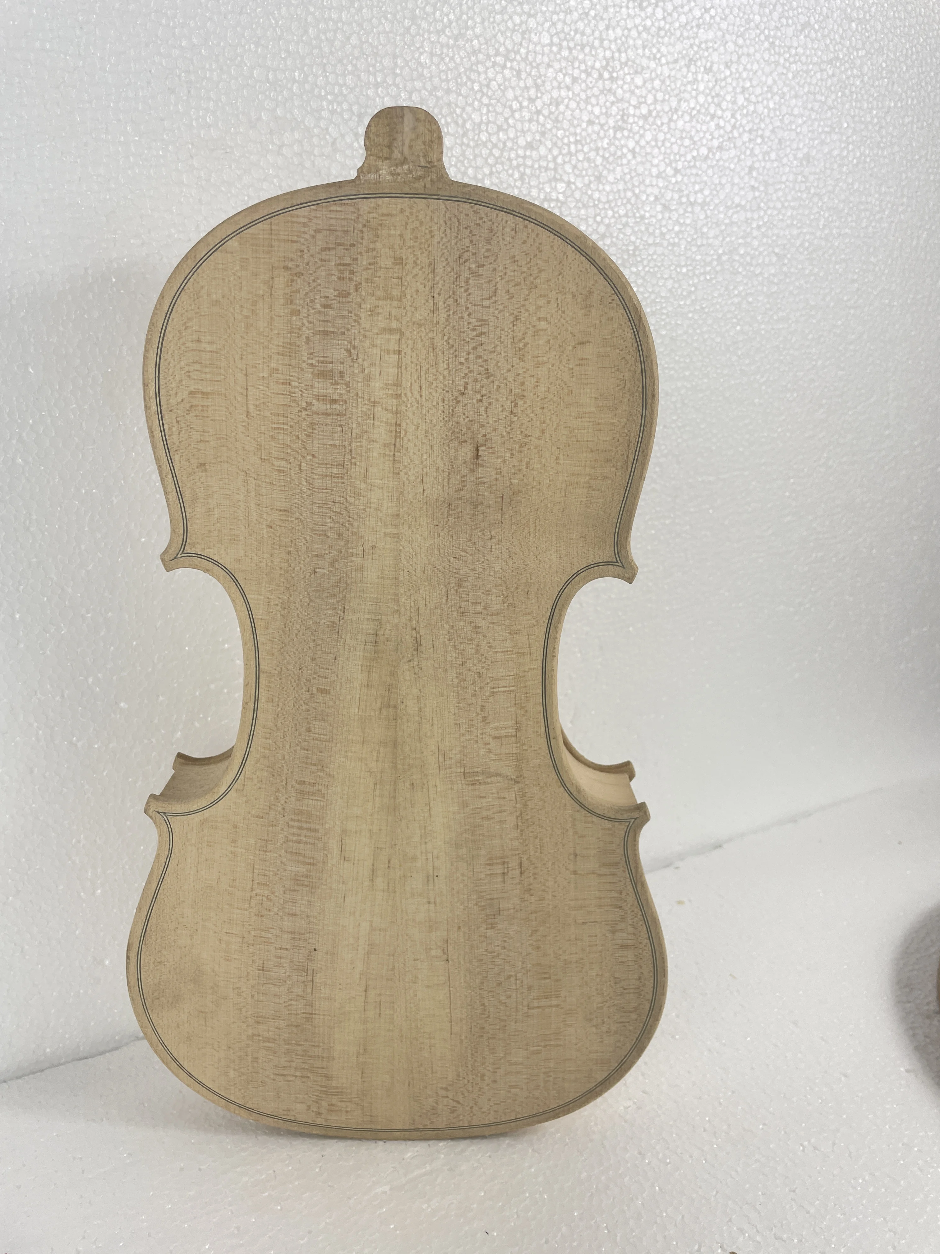 Defective White Violin Some parts are not dyed. The Body is Dyed 4/4. The upper part is made of maple and fir