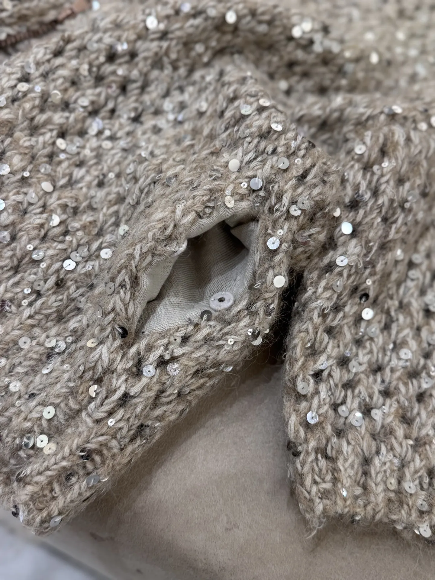 

2025 Autumn And Winter New Wool Sequin Hooded Comfortable And Fashionable Cardigan Tops Jacket For Women