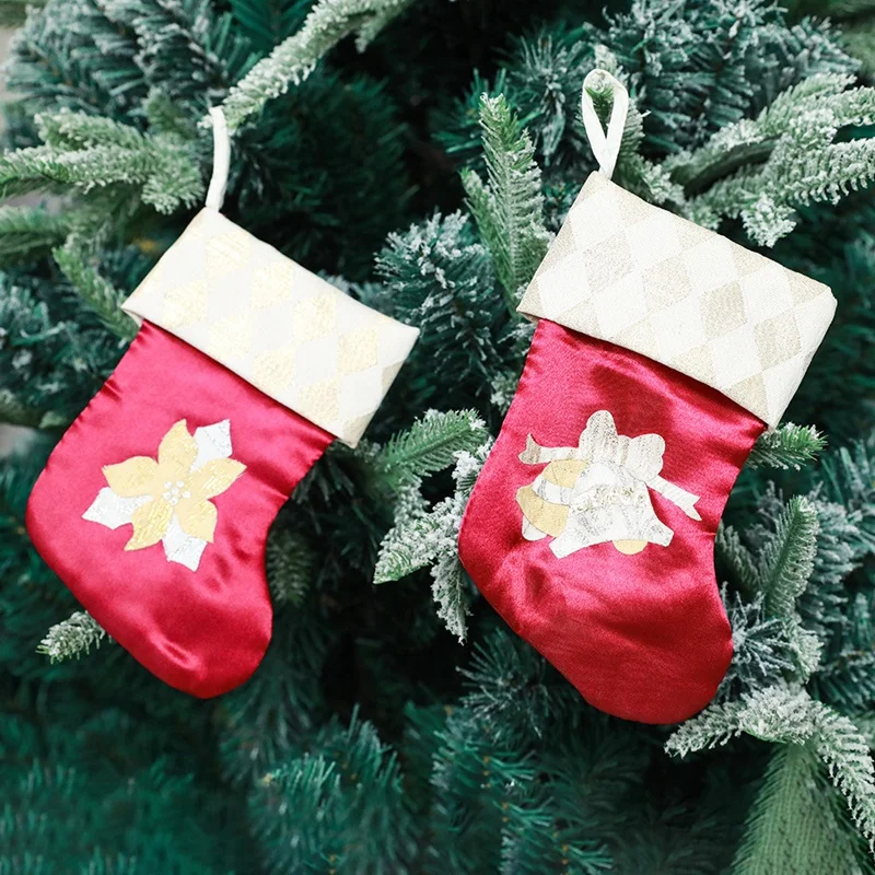 Medias colgantes de árbol de Navidad, bolsa de dulces de Navidad, calcetines colgantes de dibujos animados, medias duraderas