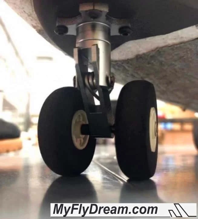 

MFD Mini Halo Small Halo 1600 LANDING GEAR SET INCLUDING FRONT WHEEL 17G STEERING WHEEL