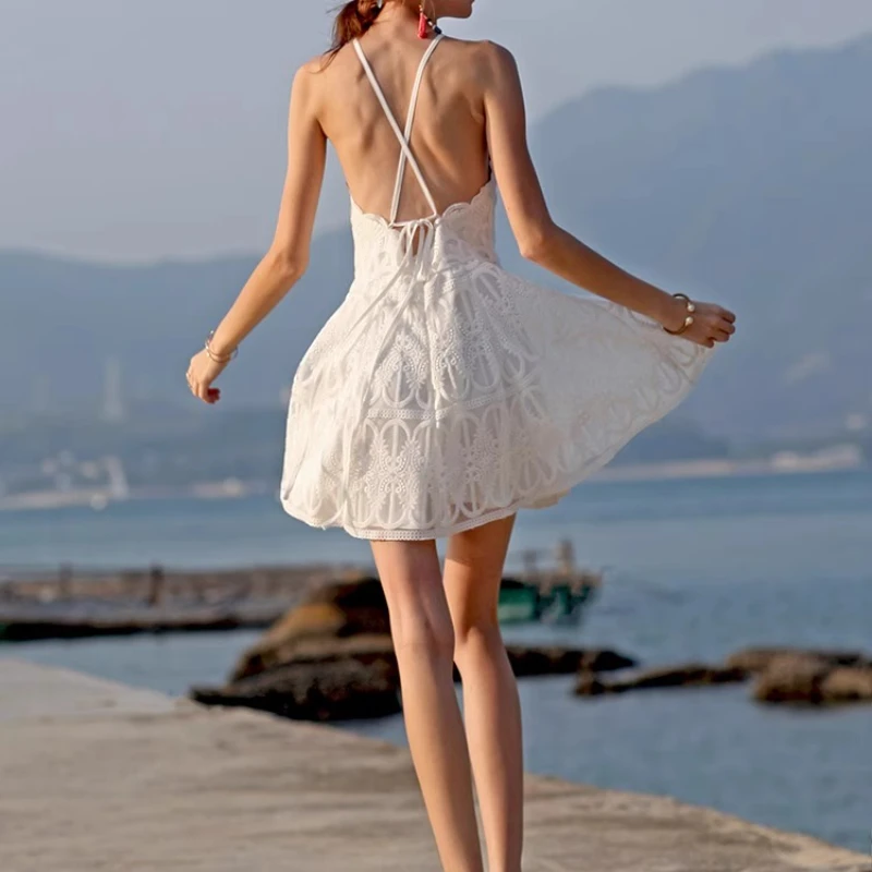 Vestido de praia de férias viagem sem costas mini bonito cinta de espaguete vestido de renda branco curto vestido de baile