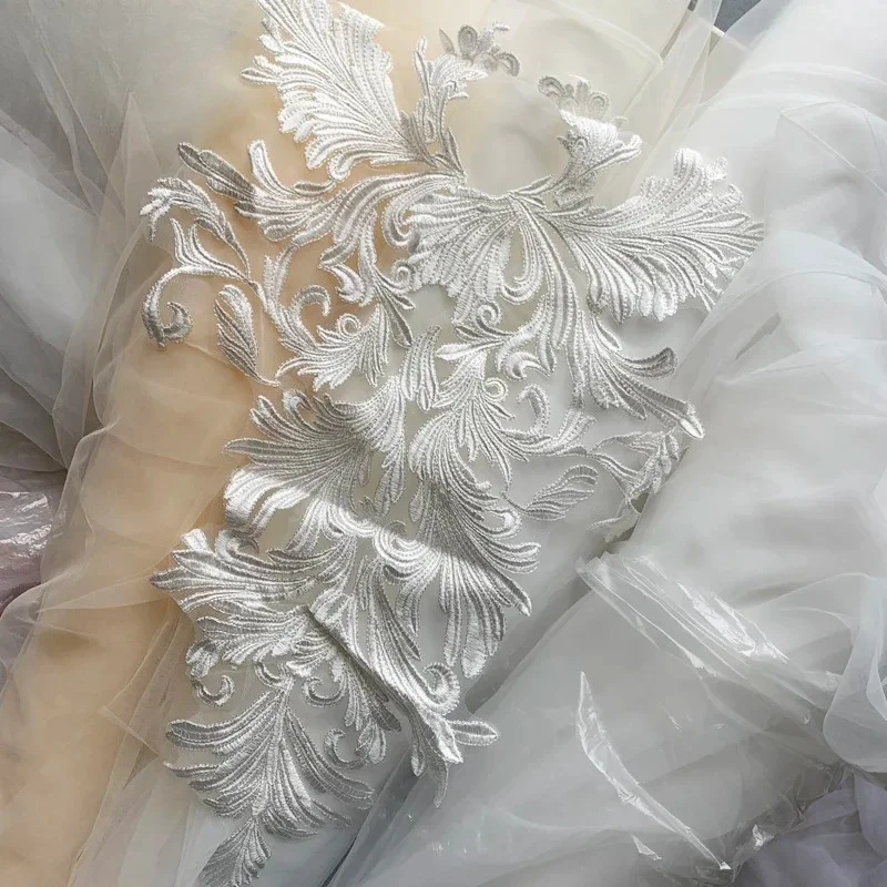 Três cores opcionais criptografia asas de anjo bordado totem de seda artificial renda, vestido de casamento artesanal decoração de fundo