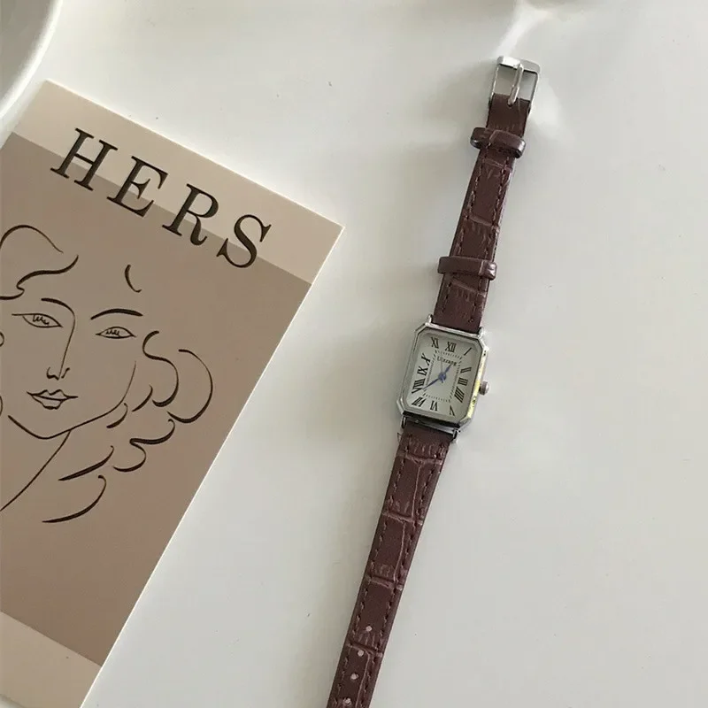 Retro Watches Classic Casual Quartz Dial Leather Strap Band Rectangle Clock Fashionable Wrist Watches for Women