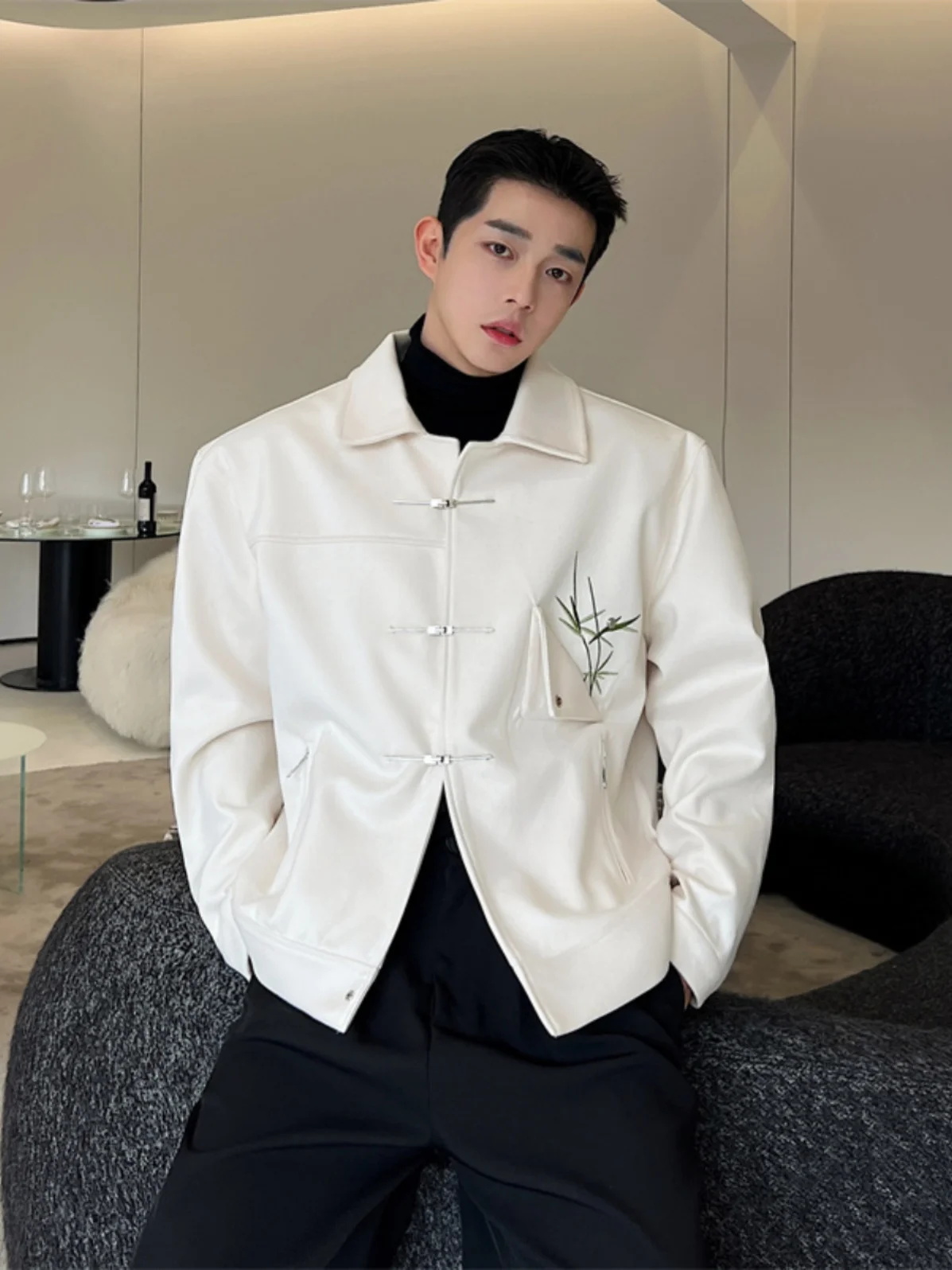 

Autumn Winter New Chinese Sle Bamboo Embroidered Jaet Men's High-End Feeling Metal Bule Decorated Loose Collar Top Coat