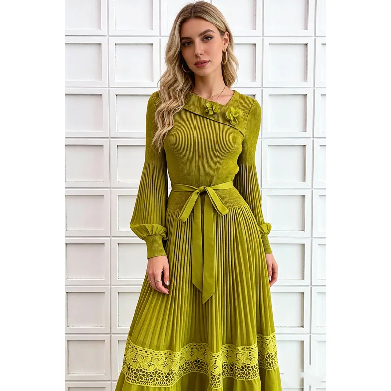 Abito con giunture sulle maniche a lanterna con cinturino a vita alta Miyake 2025 Nuovo abito a pieghe decorativo con fiori tridimensionali in pizzo