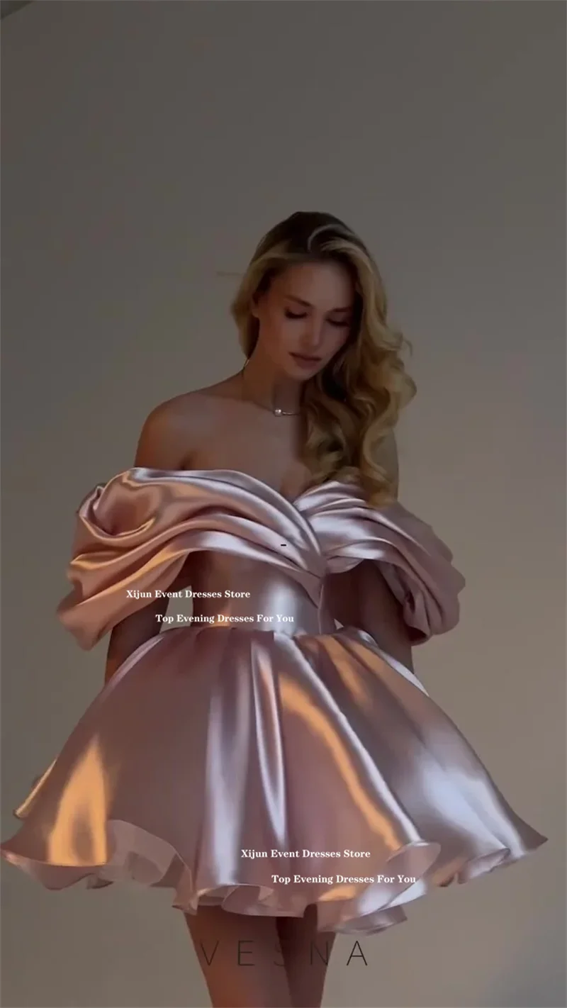 Why This 1980s Prom Dress Is Still the Perfect Choice Today
