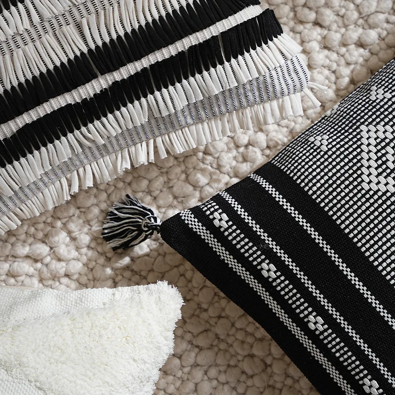 Cotton Yarn Dyed Jacquard Pillow Cover Light Luxury Cushion Cover Geometric Pillow Case Black & Beige White