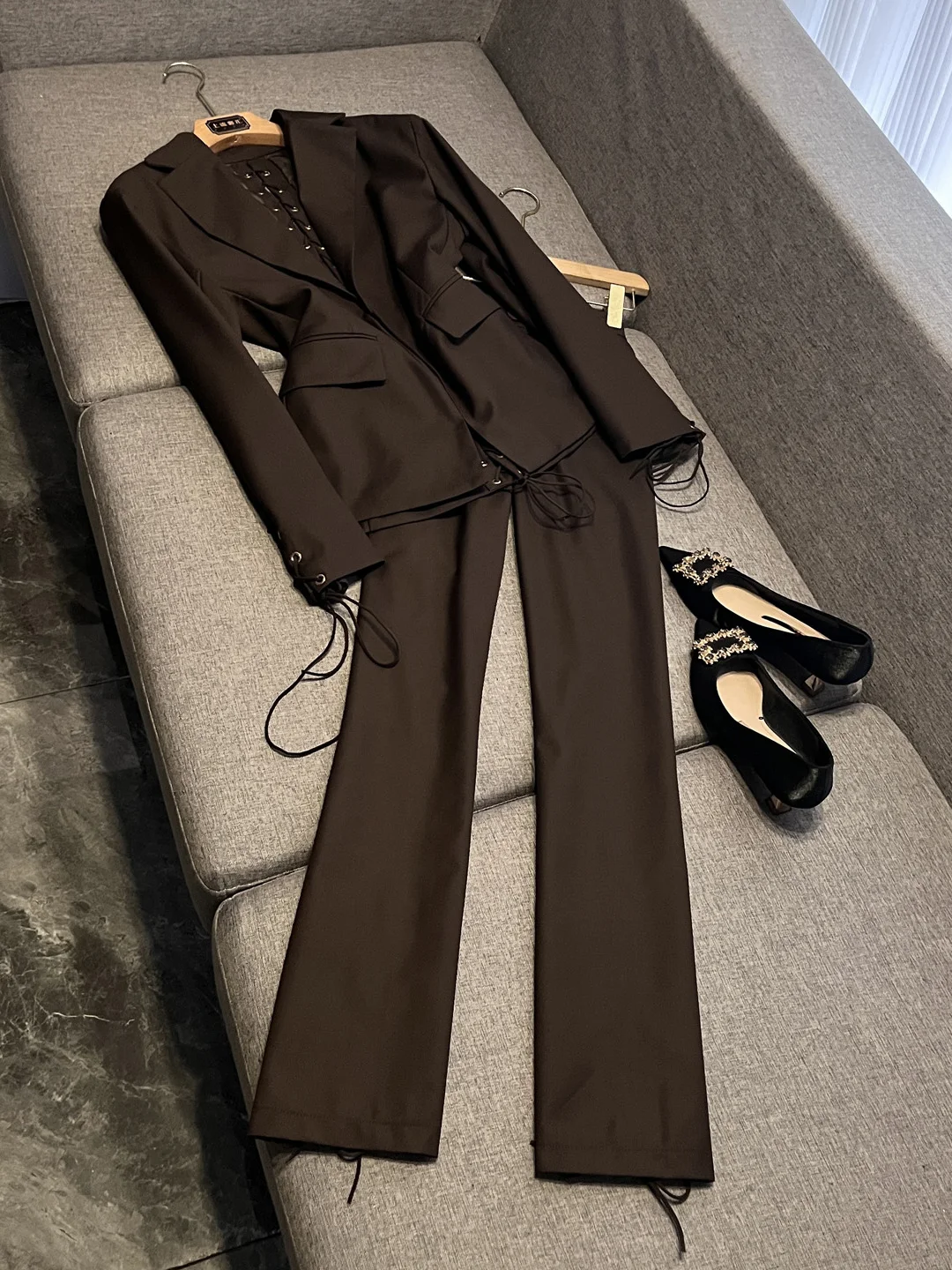 ชุดสูทขาตรงเอวสูง ดีไซน์ผูกไขว้ ผ้าโพลีเอสเตอร์ แฟชั่นผู้หญิง คอลเลคชั่นฤดูใบไม้ร่วง X262 ชุดทำงาน