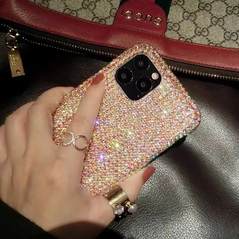 Funda con purpurina para iPhone 16, funda para teléfono deslumbrante, decoración de funda de teléfono DIY, pegatina de diamantes de imitación 3D aplicada a mano, llavero colgante para teléfono móvil