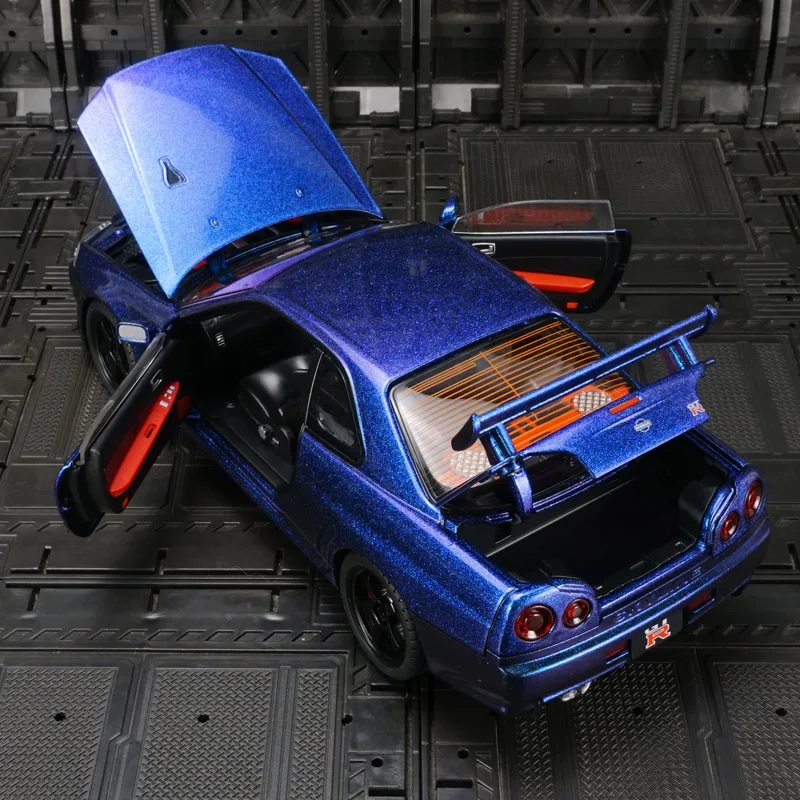 1:18 Nissan GT-R34 SKYLINE coche en miniatura de aleación súper coche deportivo acústico-óptico dirección extraíble puerta de juguete para niños se puede abrir