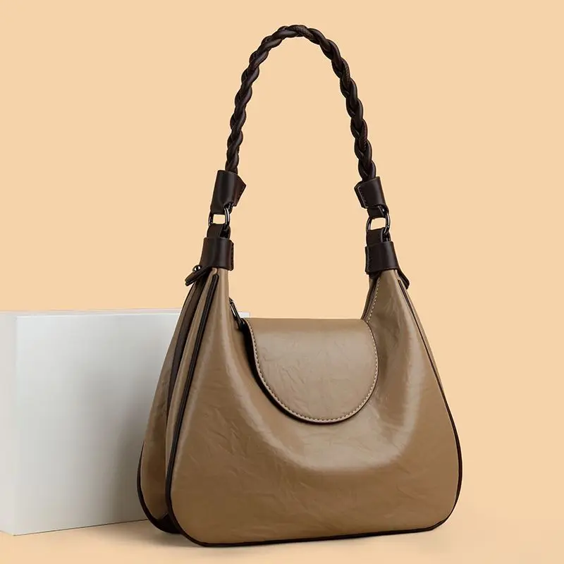 

Leather bag women's 2026 new women's retro simple versatile fashion commuter shoulder soft leather portable messenger bag