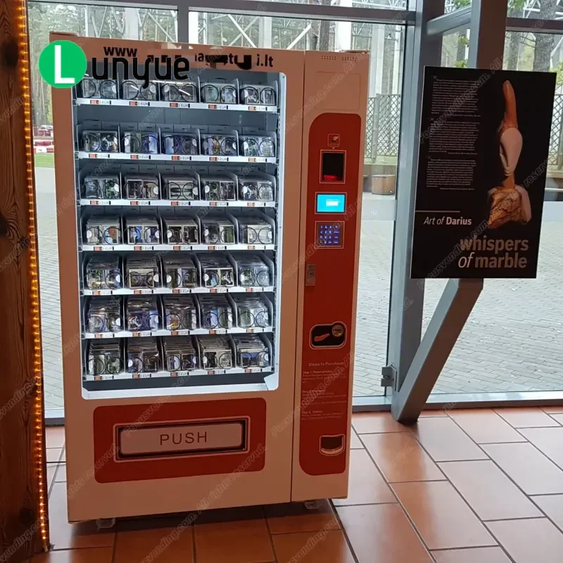 Large Capacity Non Refrigerated Vending Machine For Snacks Drinks Beverages Automatic Self Service Retail Store Office School