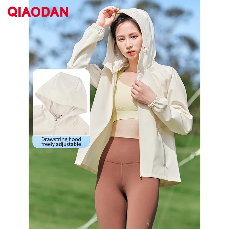 QIAODAN Women Windbreaker 2026 Winter Hooded Outdoor Sports Jacket Windproof Training Hiking Waterproof Windcheater XFD32241311
