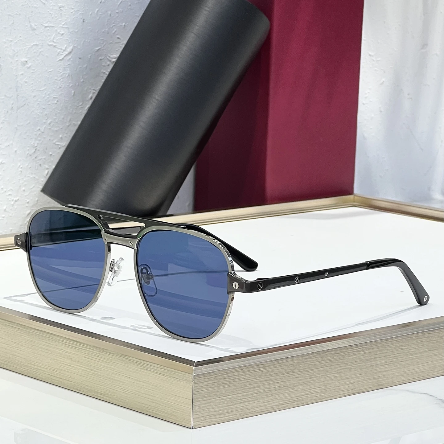 

Fashion designer classic square alloy frame heavy metal style boutique blue men sunglasses vacation beach driving women glasses