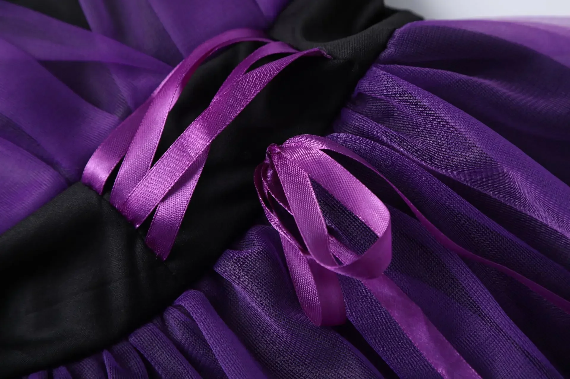Halloween-Hexen-Kostüm-Geschenkset für Kinder, lila, schwarz, unregelmäßiges Tüllkleid, Hut, Party, Fotografie, Cosplay-Set – Detail 13