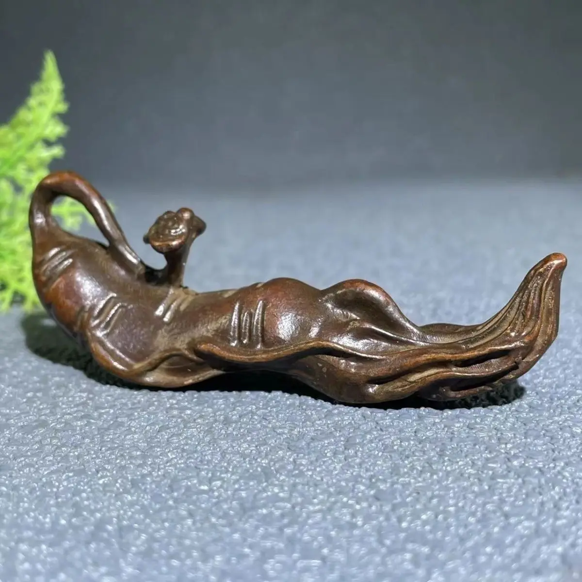 

Antique old ginseng life ruyi bronze study four treasures study pen holder pen tea pet ornament