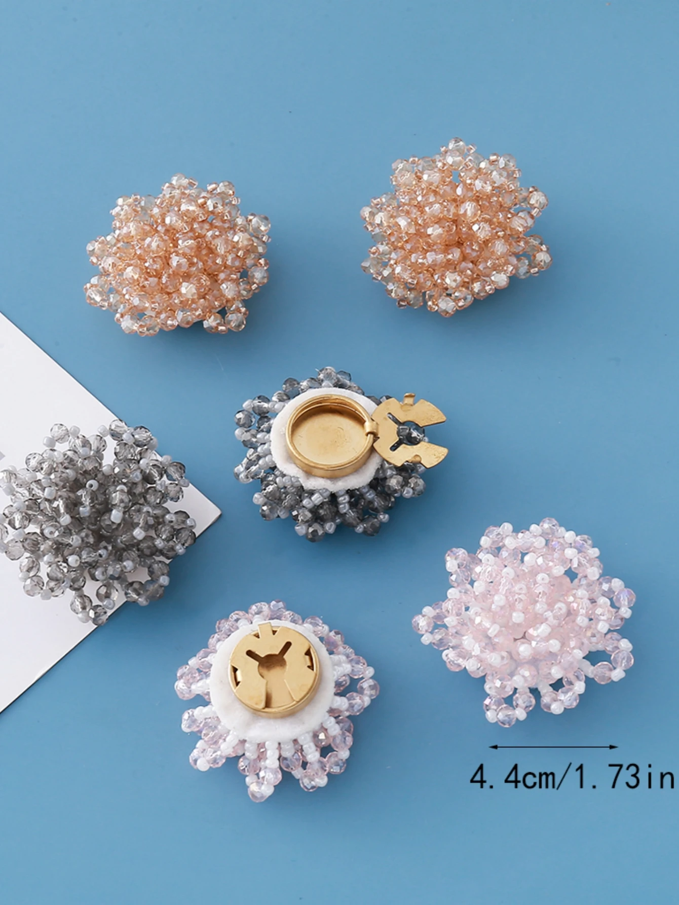 2Pcs Handmade beaded crystal flower button decorations,suitable for women's wedding party and daily wear accessories.