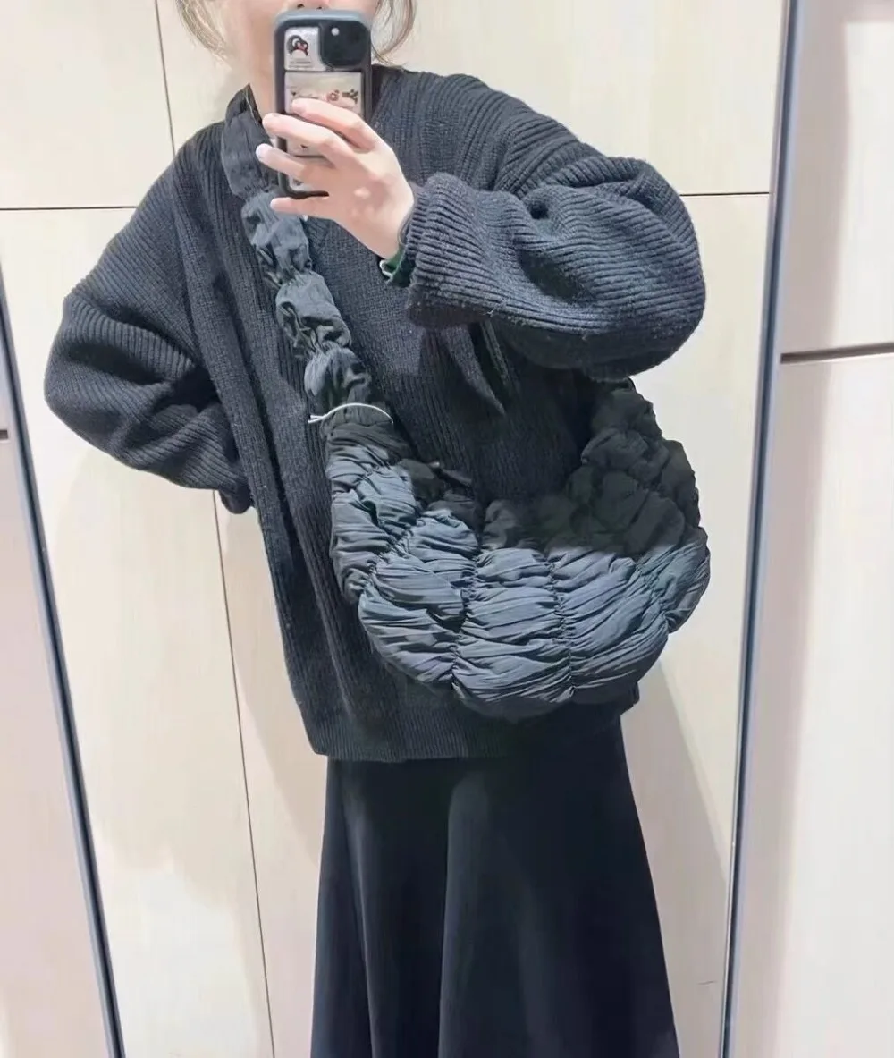 Korean Style Quilting Shoulder Bag Puffy Soft Cloud Bags Hobos Ruched Tote Bags for Women Designer Croissant Crossbody Bag 2024