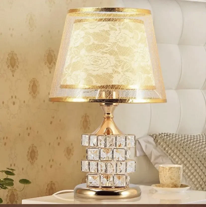 Customized Creative Living Room Hotel Light Emitting Diode Decorative with Usb Charger Luxury Desk Lamp Glass