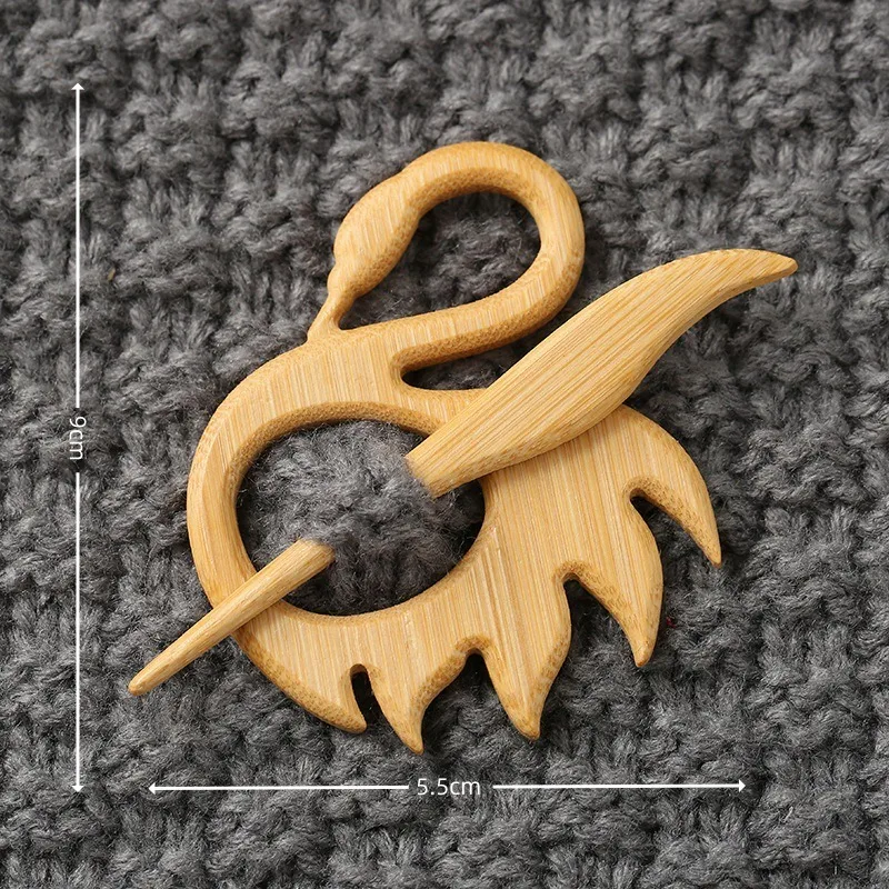 Handmade Cute Animal Wood Brooch Autumn Winter Sweater Pin Elegant Clothing Fastener Wooden Swan Decor Clasp for Fashion Outfit