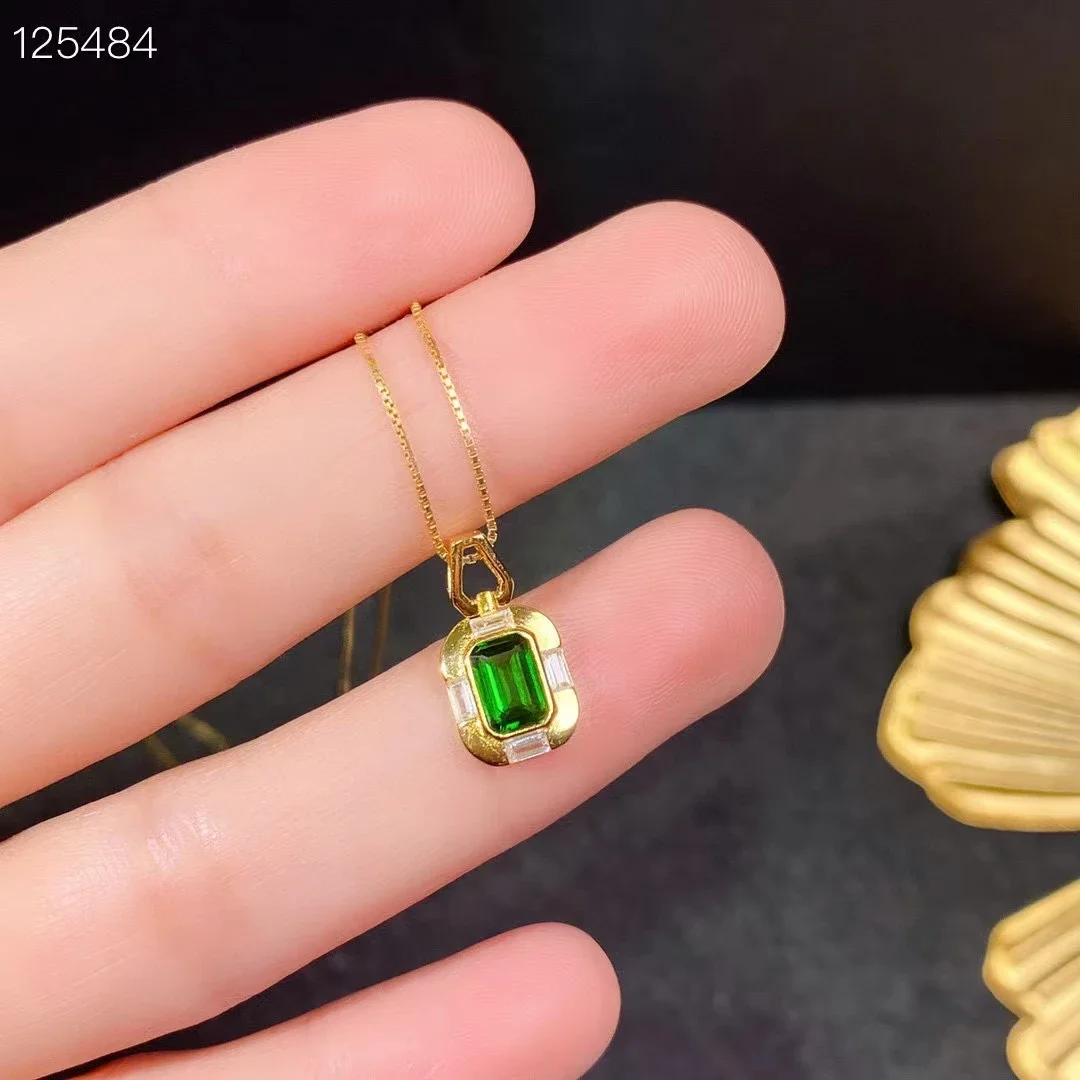 

Chrome Diopside Pendant for Daily Wear 4*6mm 0.55ct Natural Diopside Necklace Pendant Solid 925 Silver Jewelry with Gold Plated