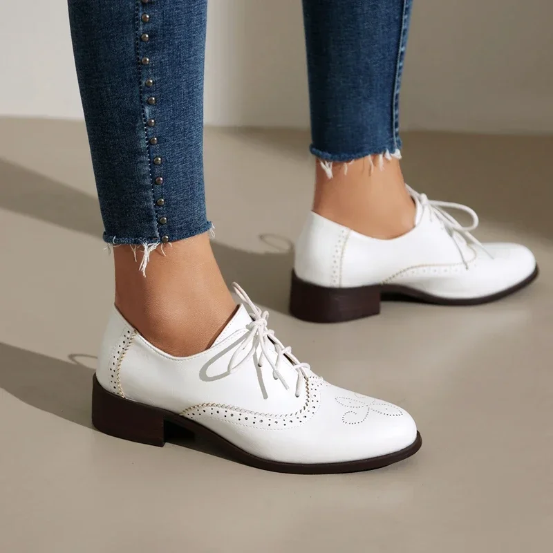 Spring Autumn Oxfords Shoes for Women British Style Lace Up Round Toe Black White Vintage Brogue Flats Female Derby Shoes 43