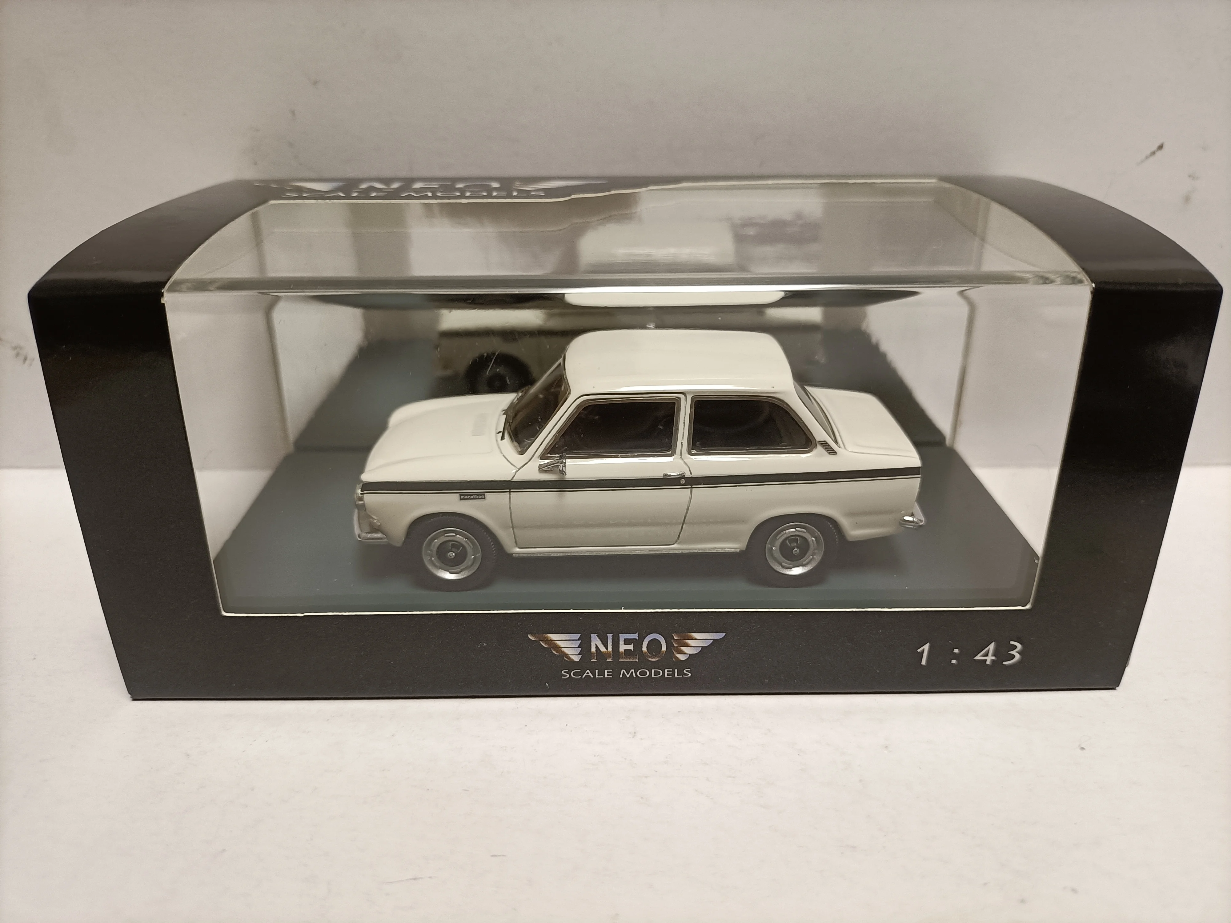 neo-1-43-daf-simulation-voiture-a-deux-portes-modele-daf-55-marathon-1971-blanc