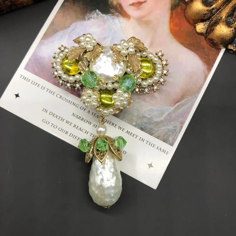 

Design Sense Heavy Industry Handmade Pearl Brooch Pin Medieval Retro Temperament Versatile Water Drop Pendant Jewelry
