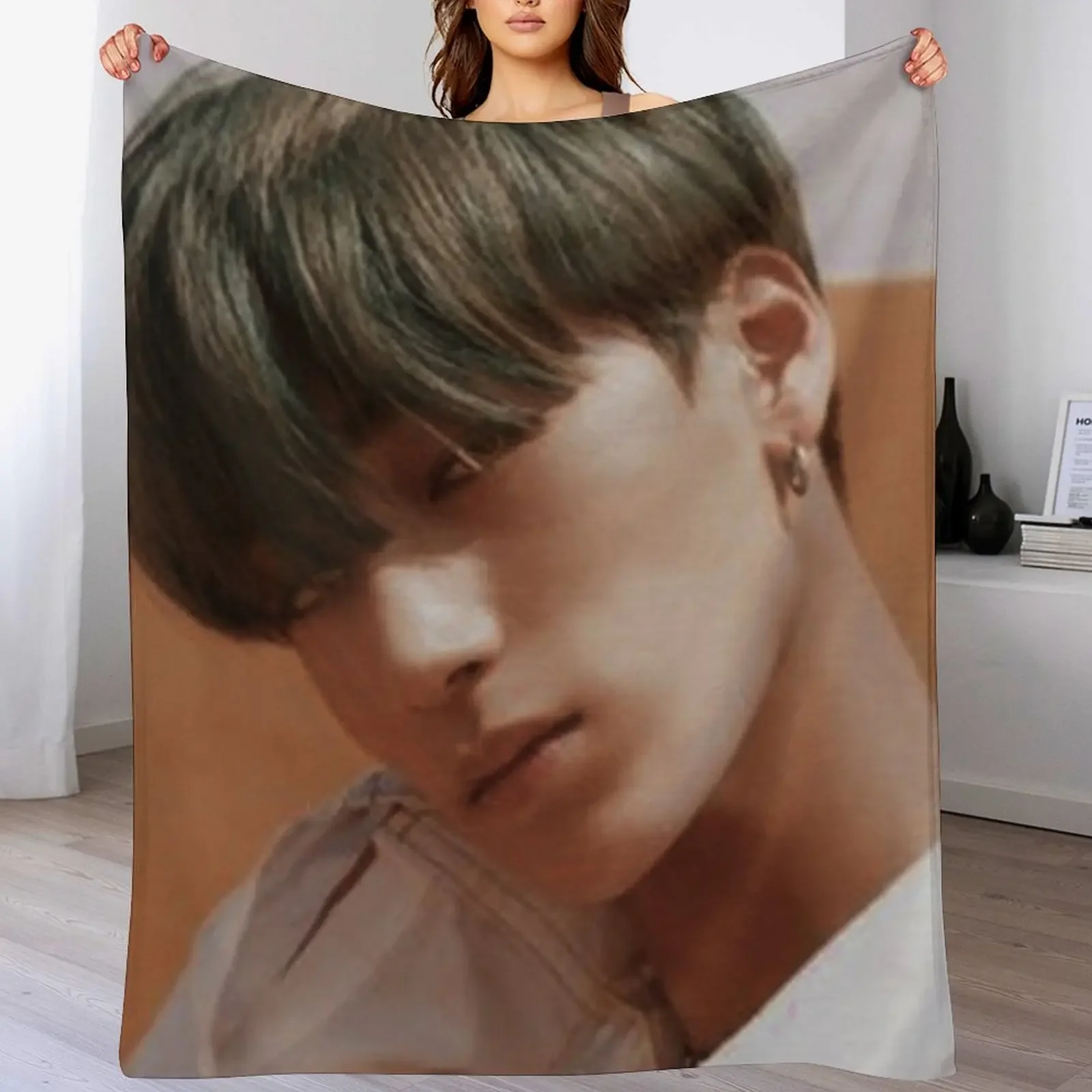choi san (treasure) Throw Blanket Cozy Sofa Blanket for TV Watching Napping