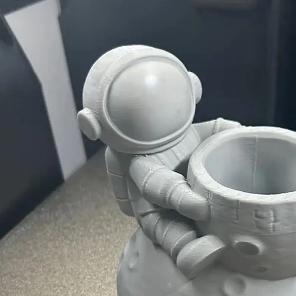 Colorful Pen Storage Cup 3d Printed Astronaut Pen Holder with Moon Base Space-themed Desk Organizer Capacity Pencil Cup Brush