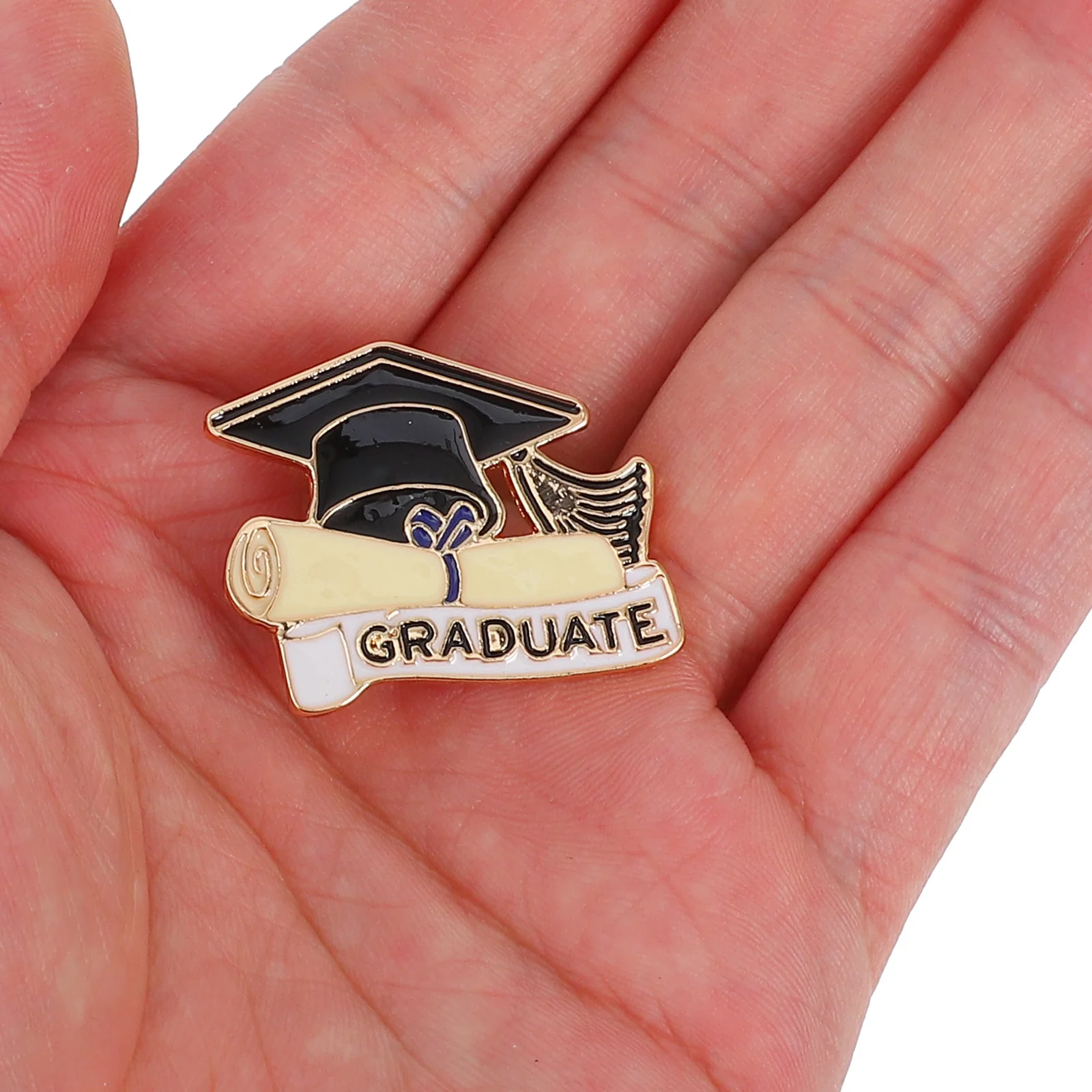 

4Pcs Graduation Cap Metal Brooch Pin Elegant Bachelor Hat Badge for Parties Ceremonies Decorative Accessory Brooch Pin