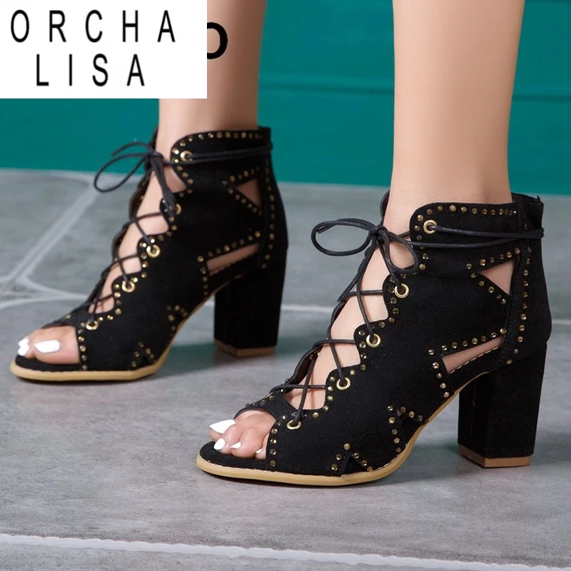 

ORCHA LISA Design Женские сандалии с открытым носком на массивном каблуке 8 см, шнуровка из флока, замша с заклепками, металлический декор, большой размер 48 49 50 Модная обувь