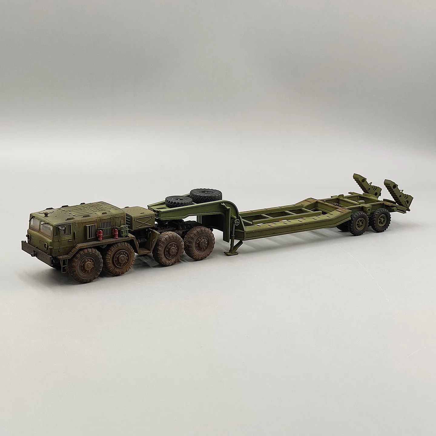 1:72 Scale MAZ-537G Tank Trailer Plastic Car Model