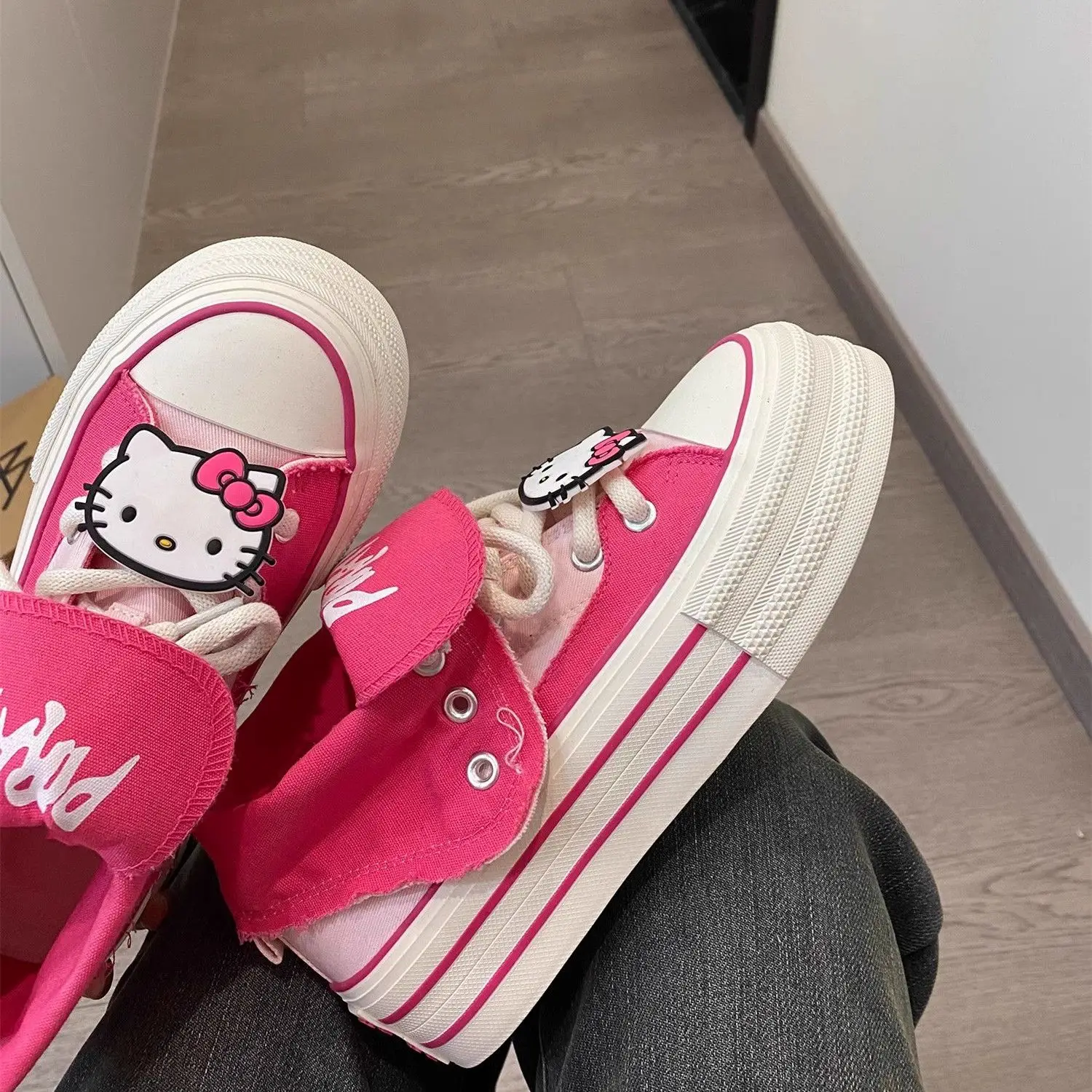 

Kawaii Hello Kitty High-Top Canvas Sneakers, Cute Sanrio Pink Platform Shoes for Women, Casual Kawaii Thick-Sole Board Shoes