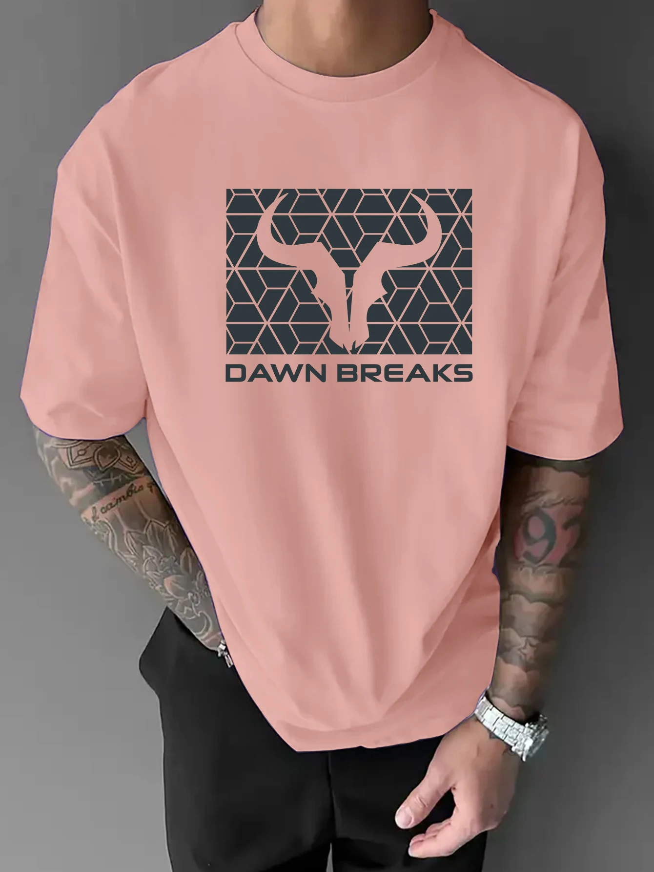 Men's Oversized Crew Neck Short Sleeves T-Shirt with Bull Patterns, New Streetwear Look for Summer&Spring