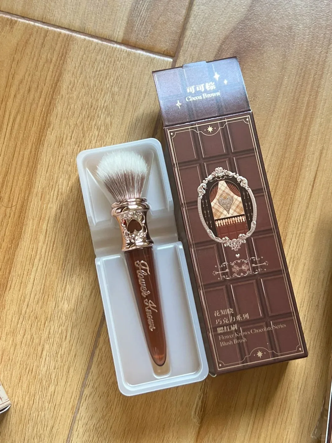 Flower Knows ร้านช็อกโกแลต แปรงเครื่องสําอาง แปรงหน้า ไฮไลท์เตอร์ Bronzer Contour แปรงแต่งหน้าแบบนุ่ม