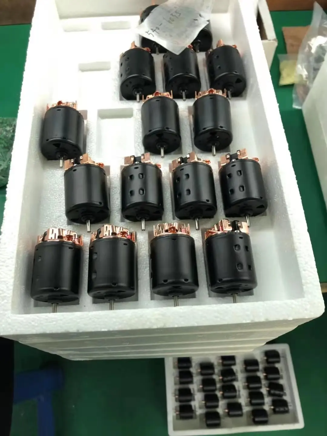 

Suitable For 1/10 Rc Racing 27t, 35t, 45t, 55t, 80t Brushed Motors Car Motor Bidirectional Magnetic Brush Motor Climbing 21t