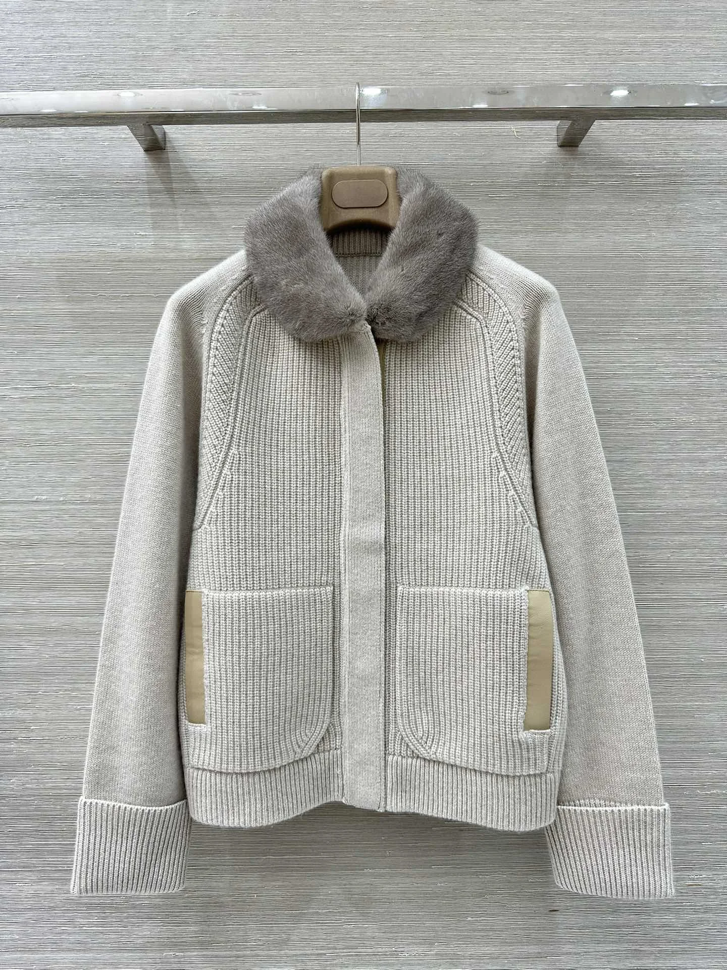 

Winter Women Warm Knitted Cardigan Leather Stitching Pockets Long Sleeve Fur Collar Vintage Cashmere Sweater