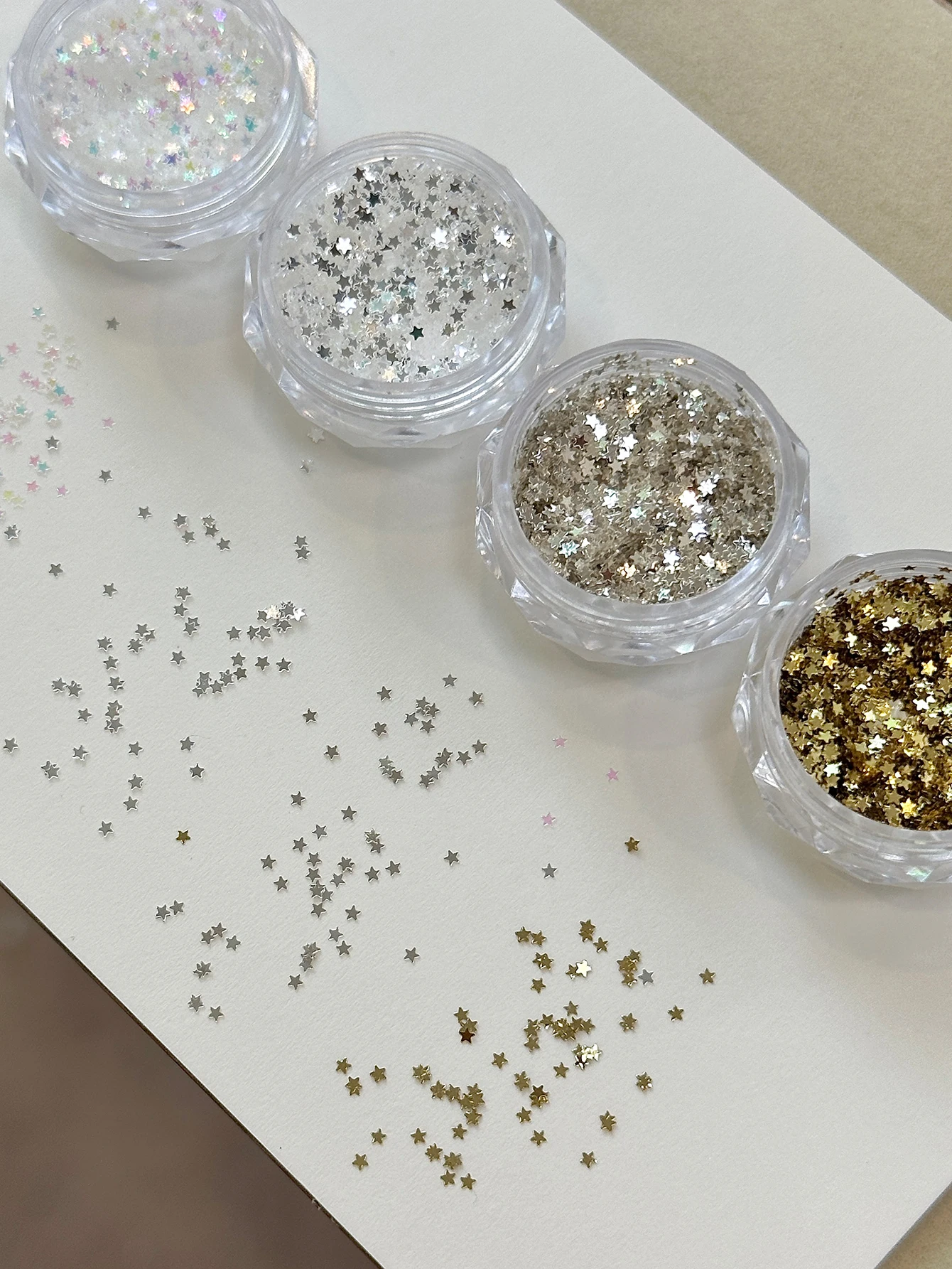 ชุดอุปกรณ์ตกแต่งเล็บ 4 ชิ้น สีทอง เงิน และชมพู รูปดาวเล็กๆ ประกายวิ้ง สำหรับงาน DIY ตกแต่งเล็บ สร้างสรรค์งานศิลปะบนเล็บ